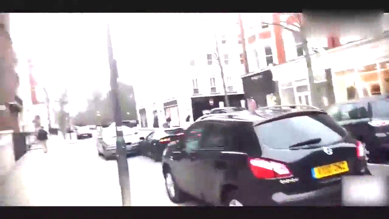 价值600万超级跑车被砸，只因车主太嚣张