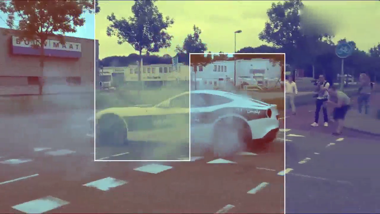 一座豪华停车库，全部是跑车