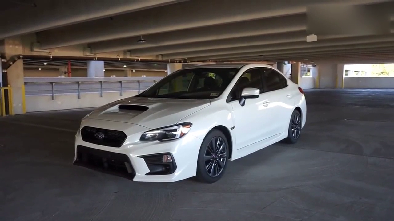 斯巴鲁WRX，一副改装车的模样 就是这么吸引直男