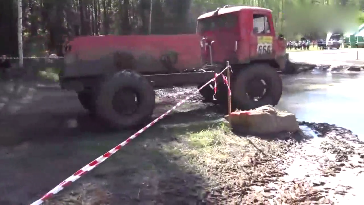 这个卡车的强劲动力没得说啊 这样整怎么就都不会熄火，好司机？