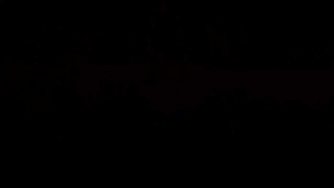 跑车与警察上演追车大战，相互撞击，堪比好莱坞大片！