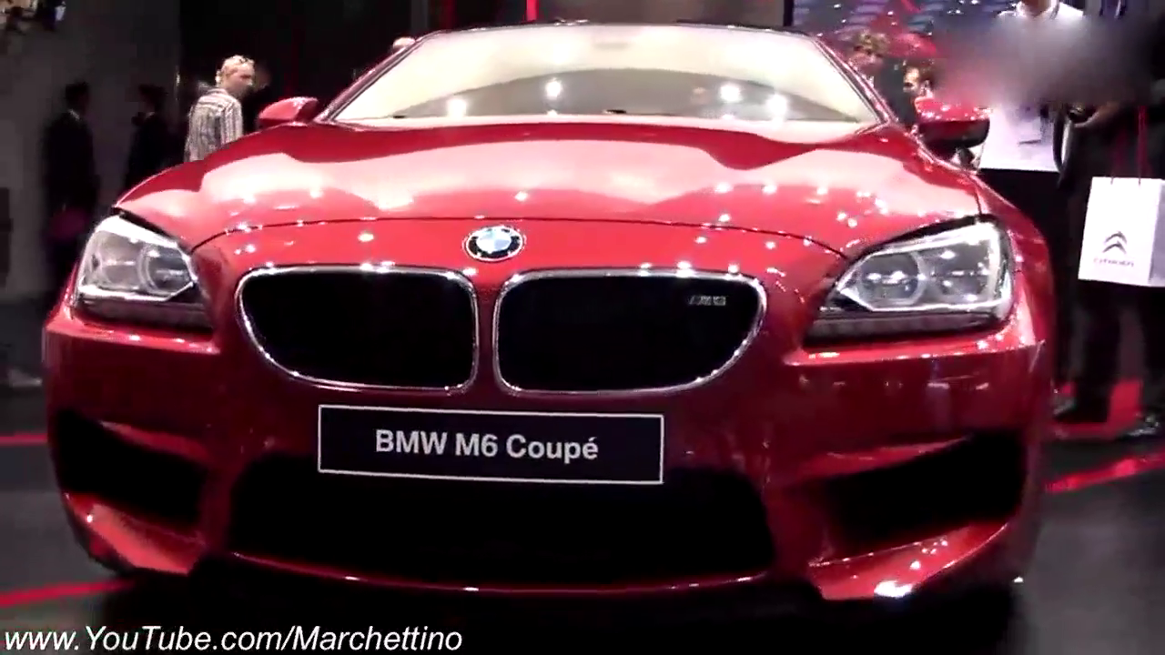 车展实拍宝马M6，大红色车身惹人眼球，太炫了