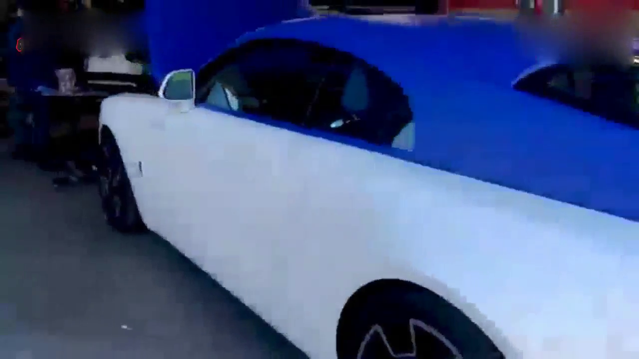 土豪将劳斯莱斯改装成跑车，轰一脚油门后才知道啥叫西装暴徒！