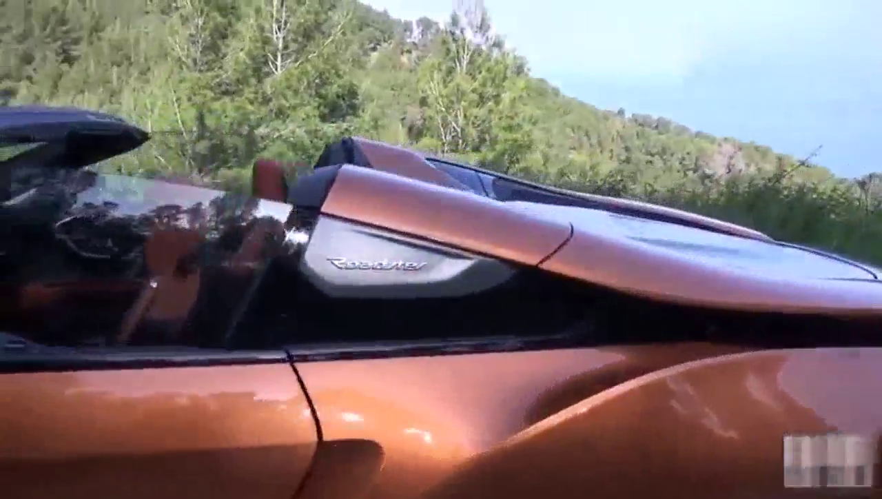 敞篷车为啥卖的这么贵，按下钥匙3秒后就知道差别在哪儿了