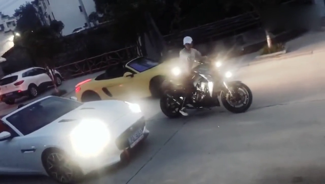 摩托能跑赢跑车吗