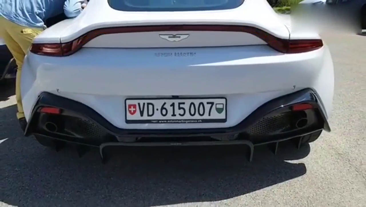 阿斯顿马丁最便宜的绅士跑车，努力一点你就能开上了