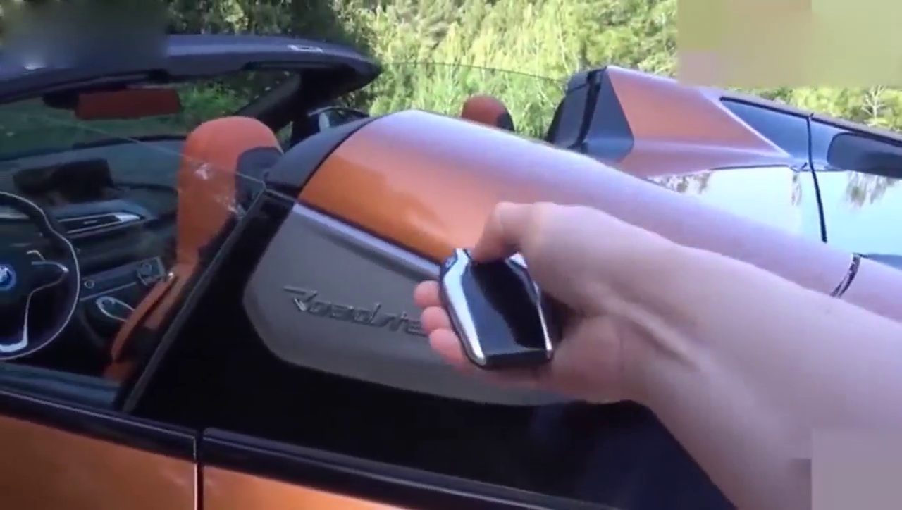 敞篷车为啥卖的这么贵，按下钥匙3秒后就知道差别在哪儿了