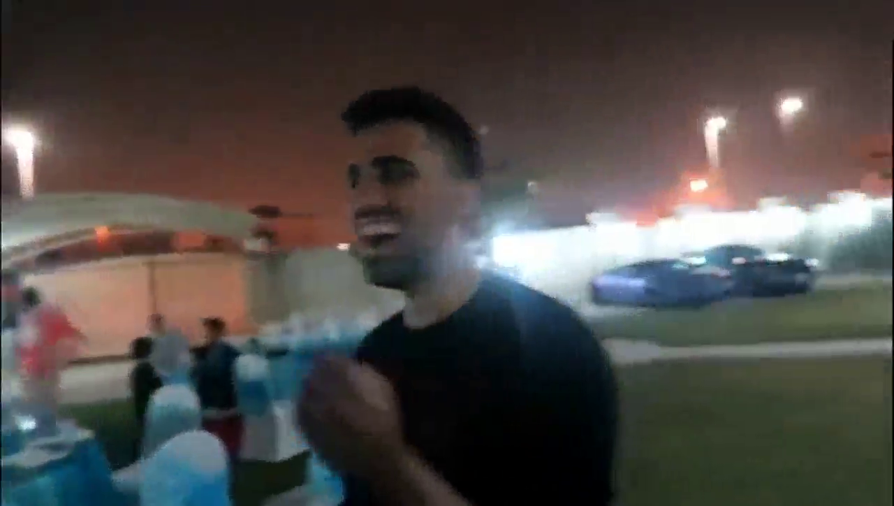 帅哥过生日土豪朋友直接送一辆布加迪跑车，小伙瞬间蒙圈了