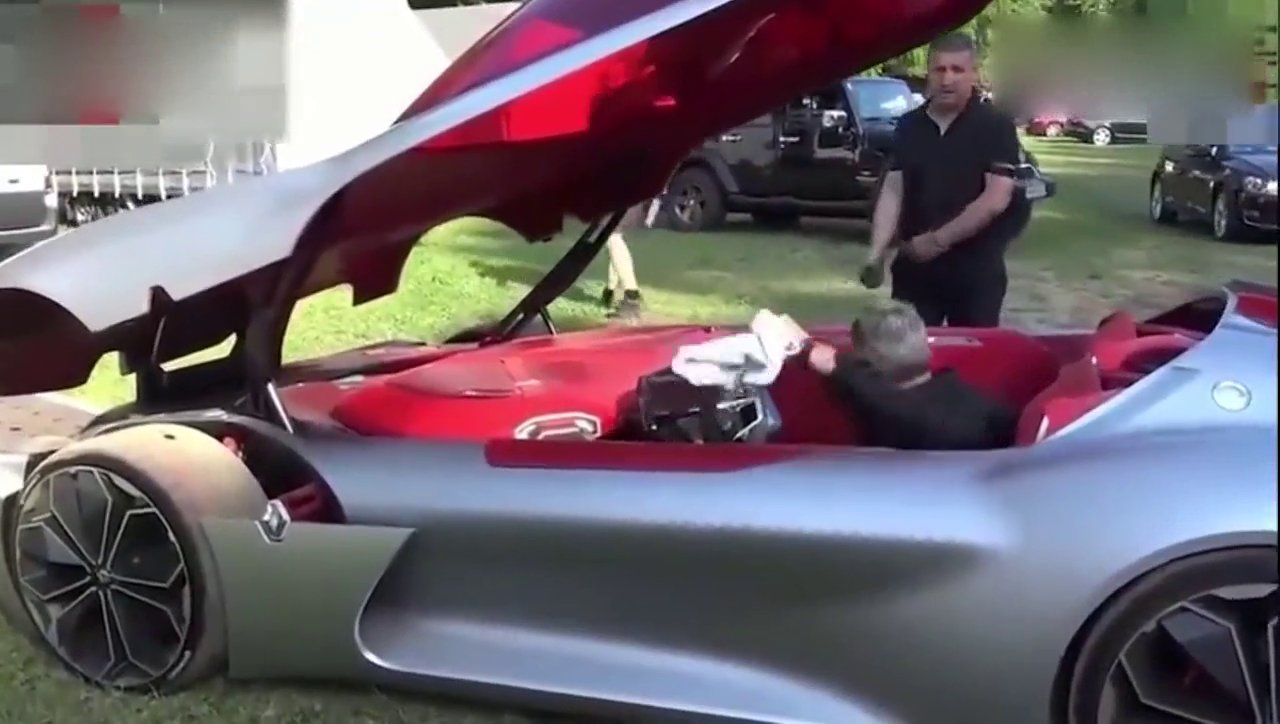 价值8000万的跑车，车主都是怎么上车的呢