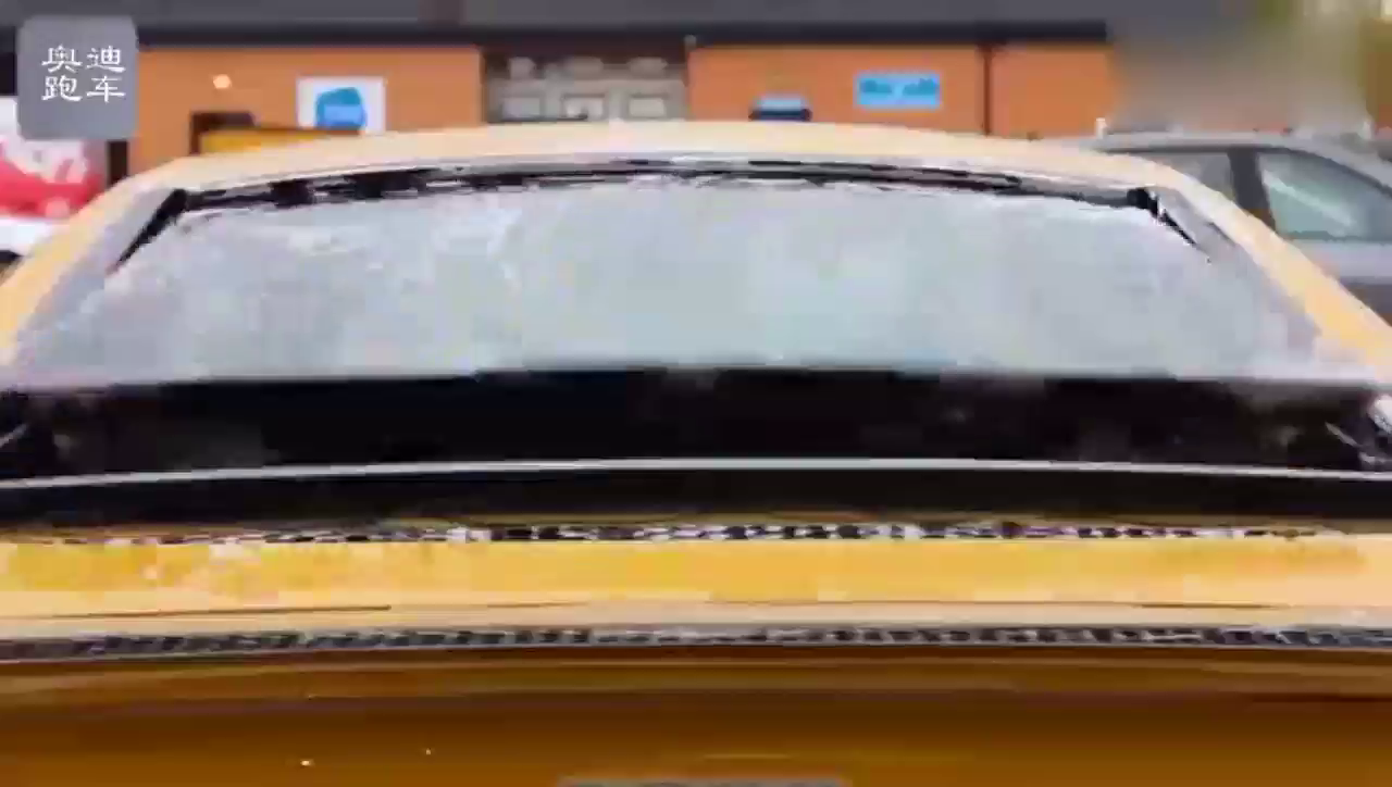 价值200万的奥迪跑车告诉你！德国的洗车工洗车有多认真！