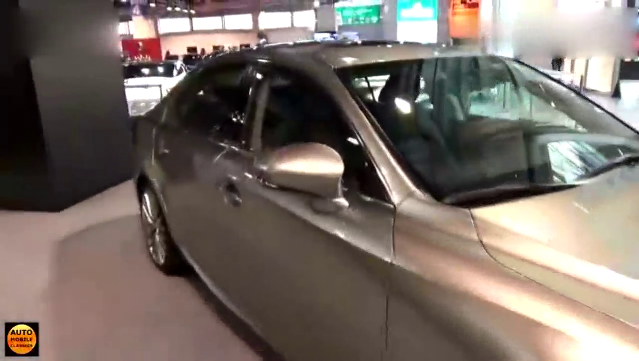 车展实拍雷克萨斯ES 300h，这实力我还是看好的！