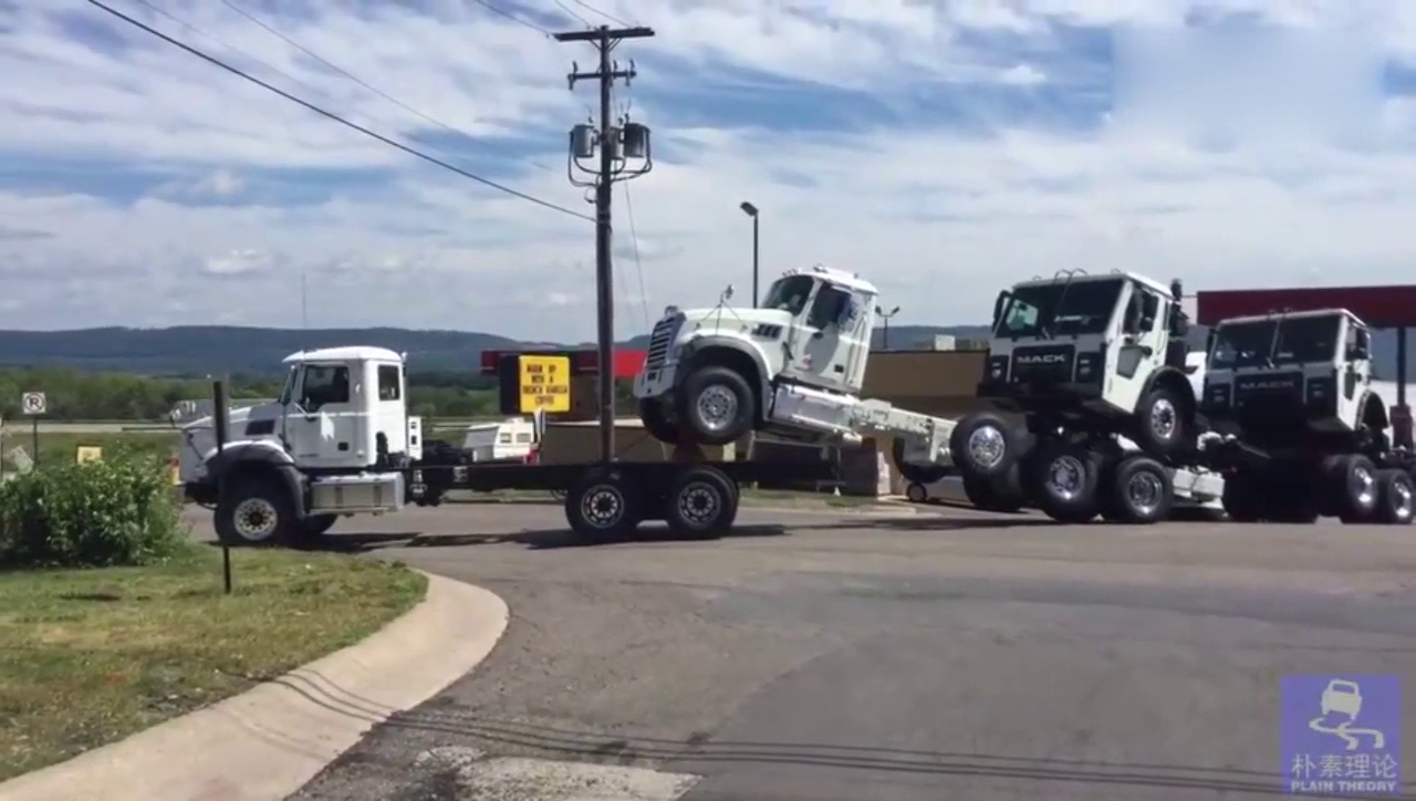 美国卡车新车发货, 采用半背半拖的方式运输