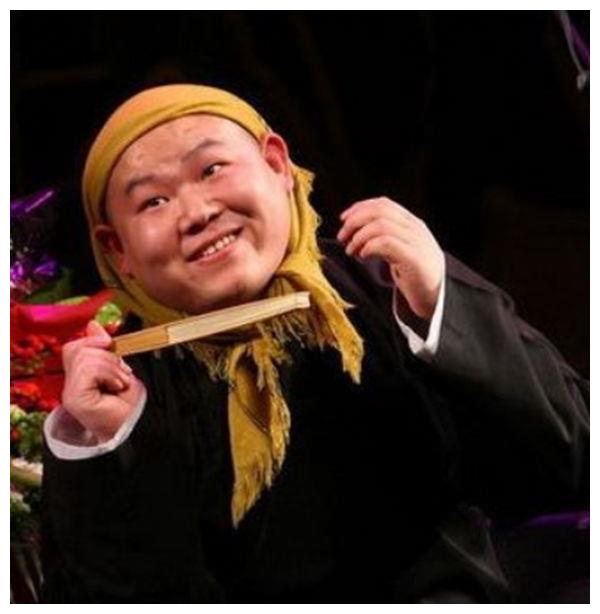 女版"岳云鹏"火了,网友:小岳岳戴了假发,我照样认识你