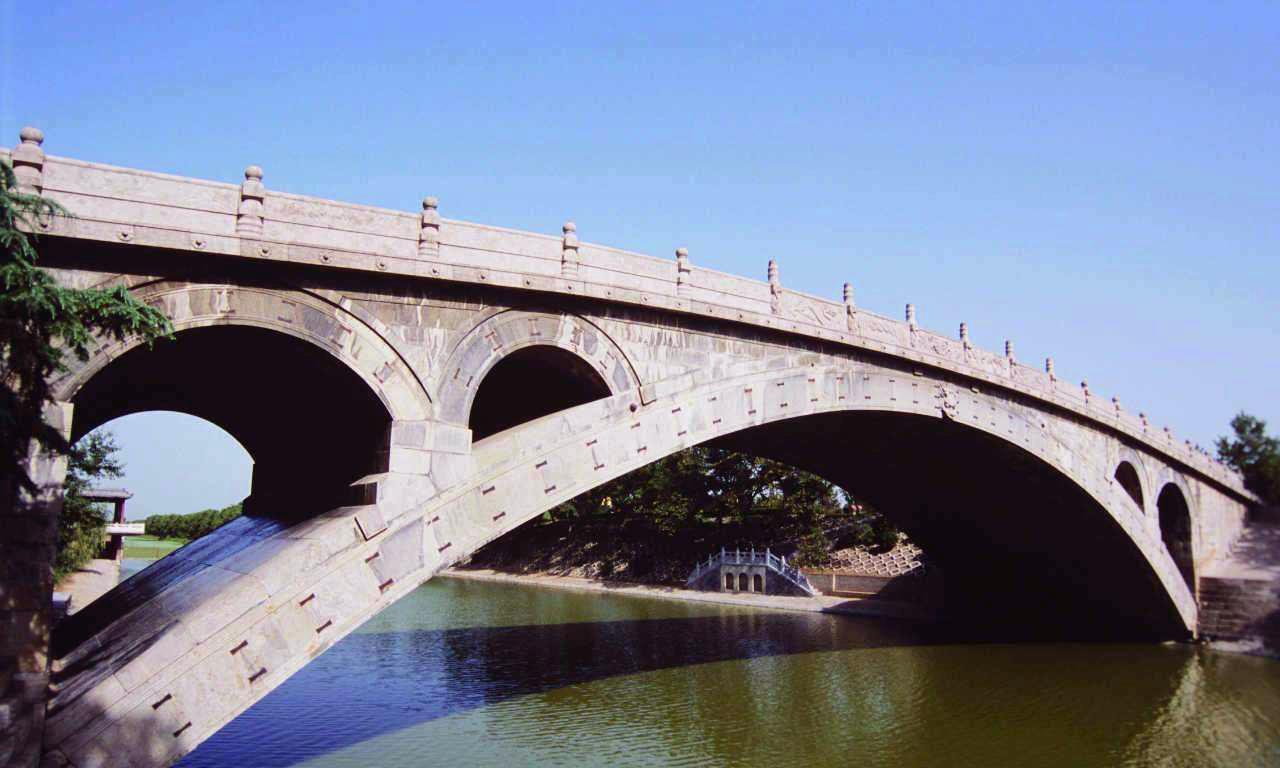 在建世界最大跨径拱桥天峨龙滩特大桥实现毫米级精准合龙 建设技术获专家肯定