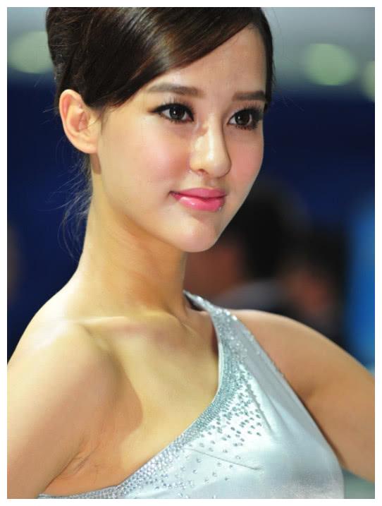 长城危机感来了，奇瑞新车引爆车展，混血车模气场全开