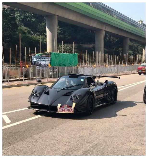 郭富城的帕加尼,家里车位已经停满,郭天王把它停在哪?