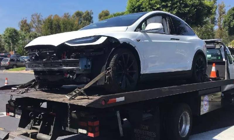 事故后，定损员诱导车主说这句话，一旦开口，定损员：不赔了