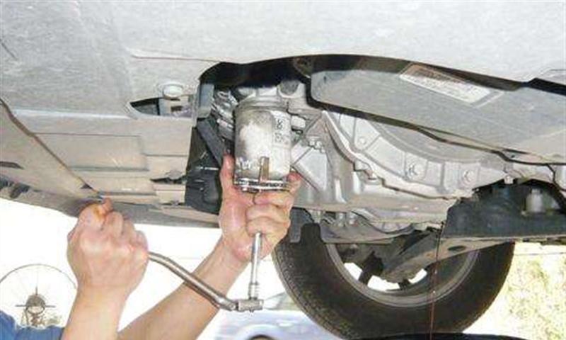 国人养车普遍存在“3大误区”，九成车主都在做，典型的穷人思维