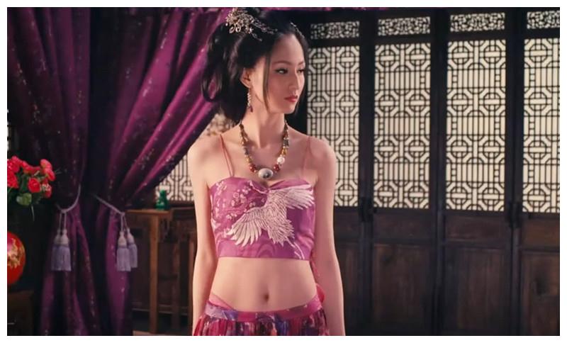 她曾是《肉蒲团》的女主角，一炮而红，生活中确是极品冰清玉女！
