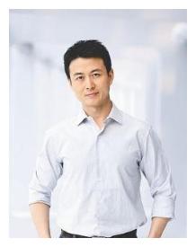 袁立前夫赵岭近照曝光，45岁依旧温柔又绅士，二婚娶娇妻生活幸福
