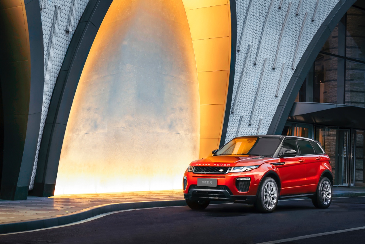 在时尚中还能创造个性 只有TA能做到 | 侃车·荐车