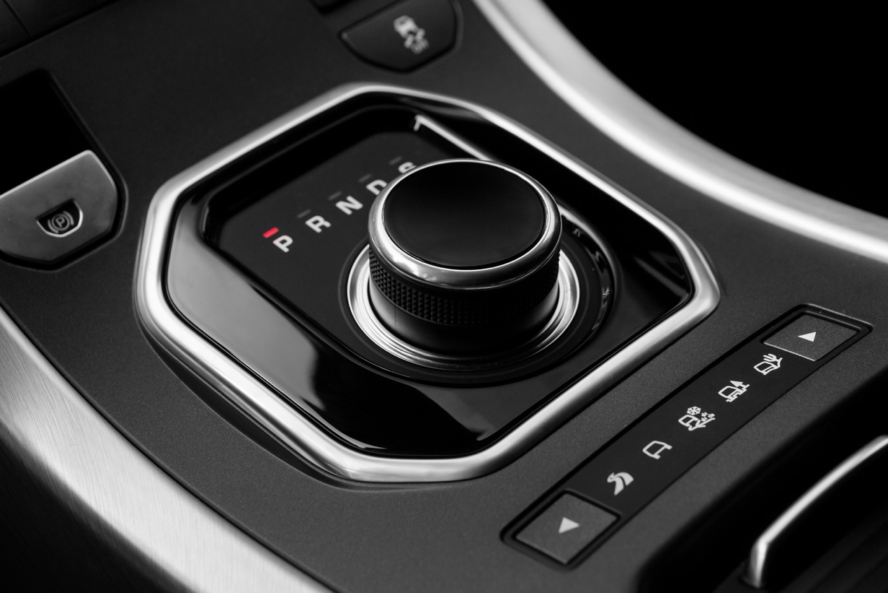 在时尚中还能创造个性 只有TA能做到 | 侃车·荐车