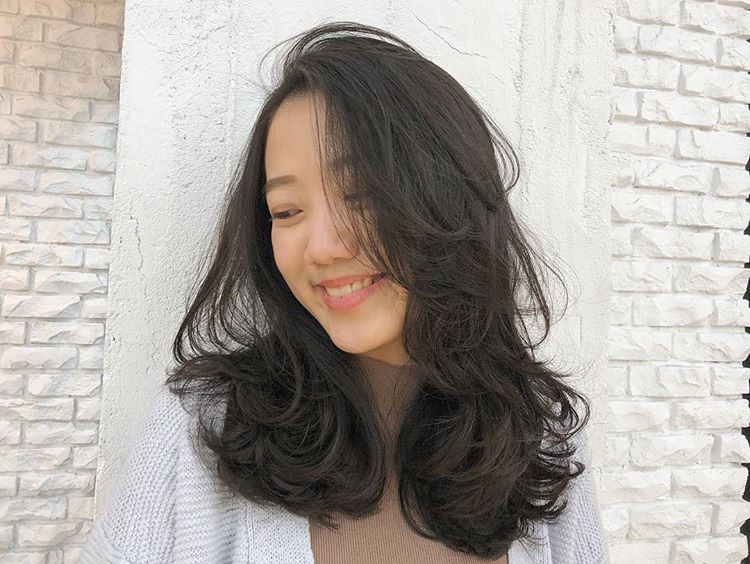 "懒人烫"中长发烫发,温柔优雅,要换造型的女生就可以试一试