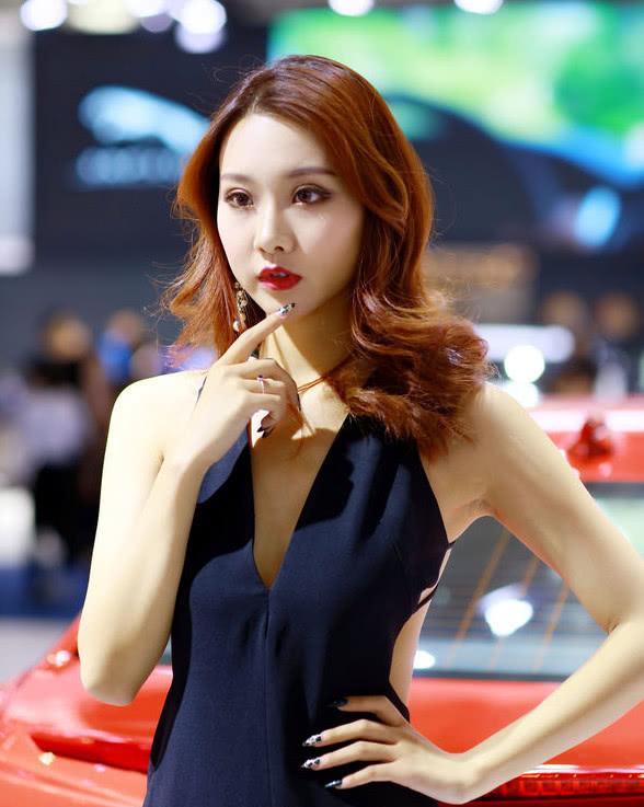 江南美女惊艳全场，面对困境，奇瑞汽车不再“闭门造车”