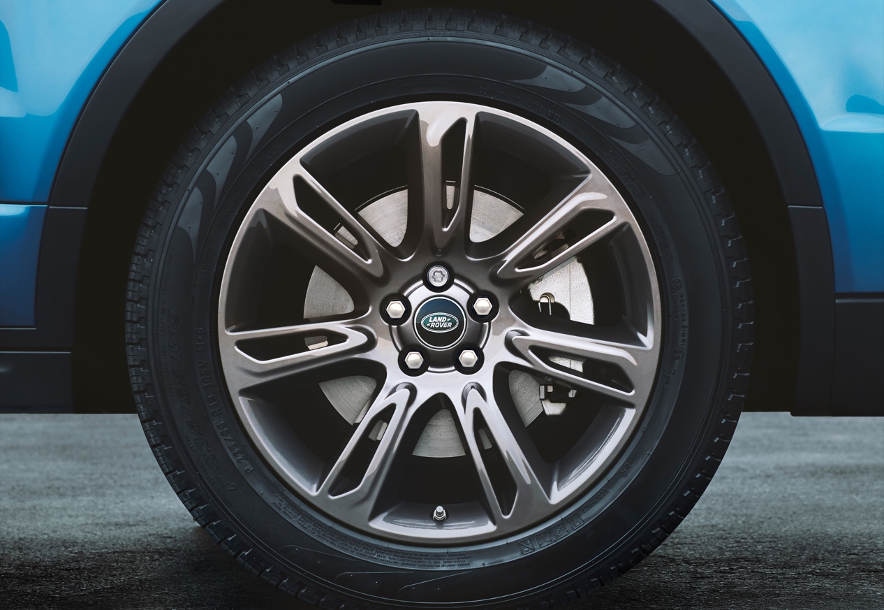 在时尚中还能创造个性 只有TA能做到 | 侃车·荐车