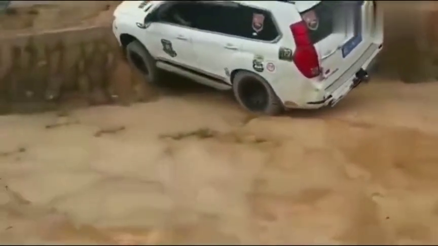 哈佛H9挑战上直坡，果然是性能车，看看能上去吗？