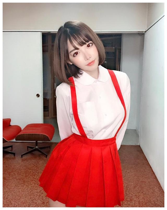 深田えいみ扮「厕所里鬼娃花子」,结果小学生打扮太可爱