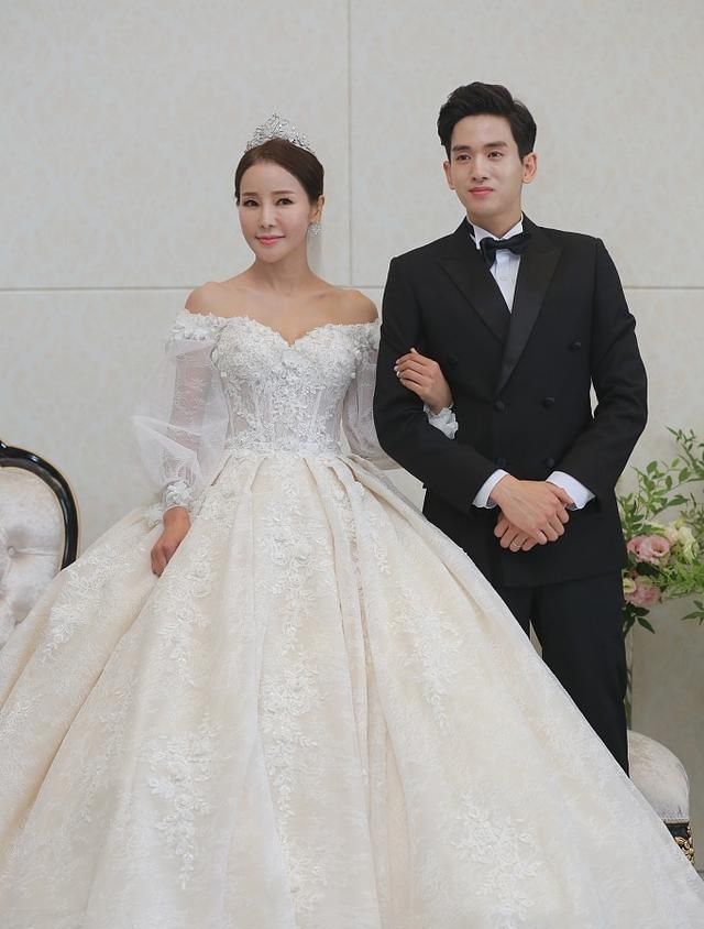 母子婚纱照_霍尊母子婚纱照(2)