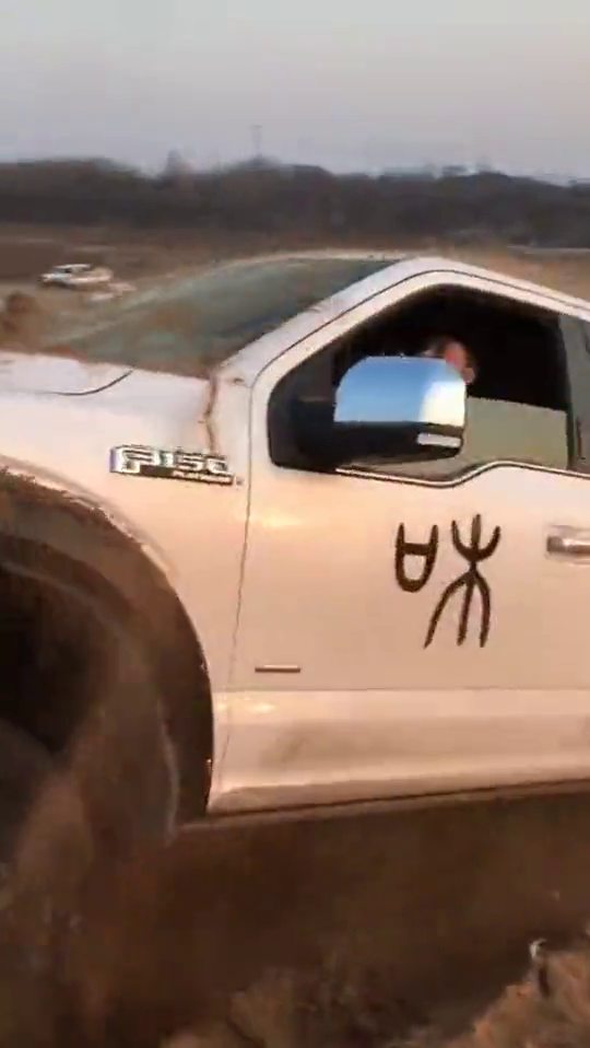 几十万的进口车这样造，目测几千块没了吧！