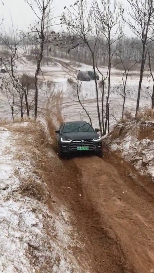 4.5秒破百的新能源唐，玩越野到底怎么样？结局让人不解！