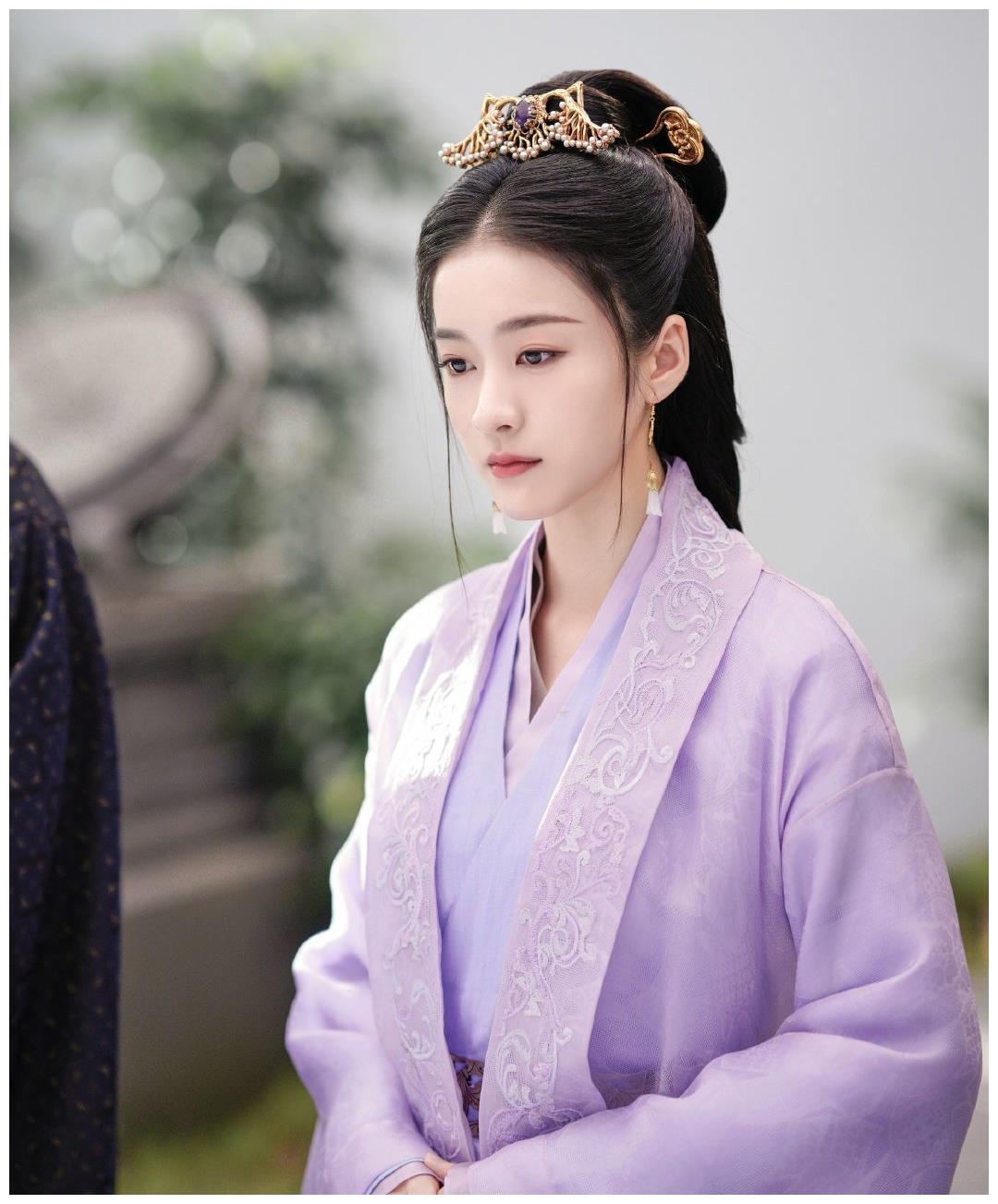 张雪迎古装造型绝美,李兰迪耐看,都不及她有古典美