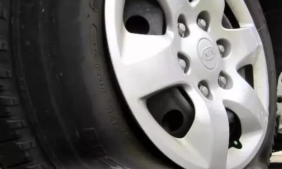 老车主直言：汽车轮胎做好这3个保养，用上三年没问题