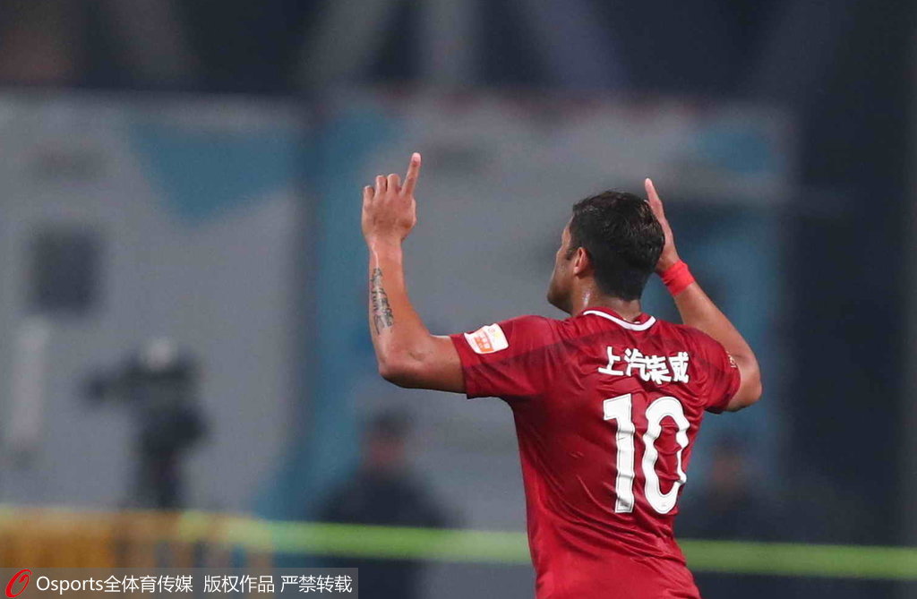 武磊称得上是国足历史第一巨星!未来中国足球