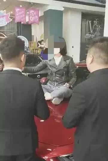 大家如何看待最近研究生买奔驰车,遇到不要脸