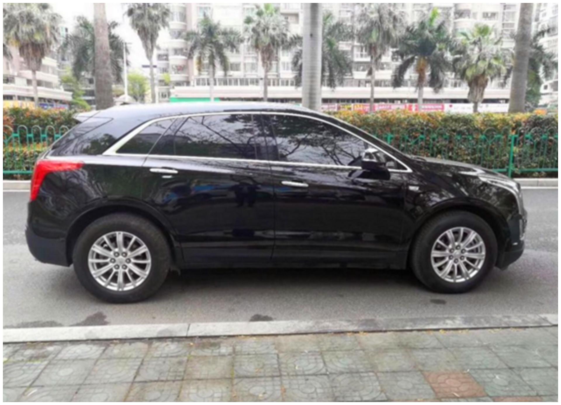 男子偶遇一台凯迪拉克XT5库存车,销售:别出去说,给你优惠12万