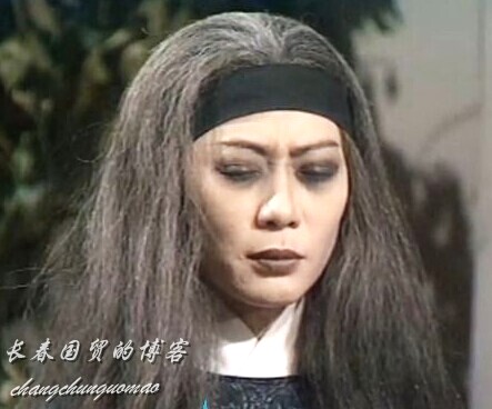 还记得83版《射雕》里的“梅超风”吗？如今72岁变成这样了！