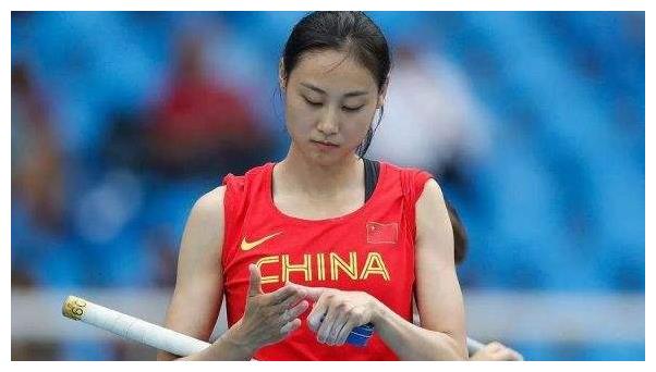 为何国外女运动员比赛可以化妆,中国都是素颜?原因令人心酸敬佩