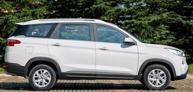 买了车损险，挡风玻璃碎了也不赔？车险公司：只因你多说了一个字