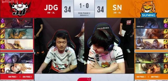 LOL马哥大嘴奇葩出装引热议，但是伤害确实让人看不懂