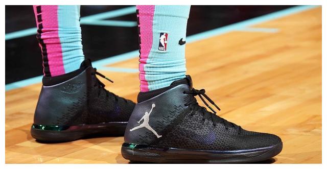 今日球鞋：CJ-麦科勒姆上脚李宁闪击6，格里芬上脚AJ34