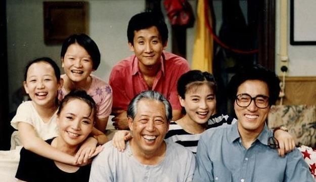 宋丹丹、巴图喜气洋洋，与前夫现任的哥哥35年友谊让人羡慕