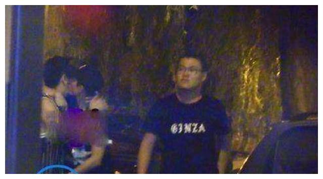 陈坤醉酒竟要与朋友挨个“吻别”！明星酒醉后，也是丑态百出……