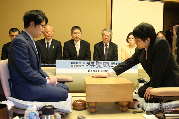 日本棋圣战挑战赛开打 井山冲击七连霸 山下期待终结十连败