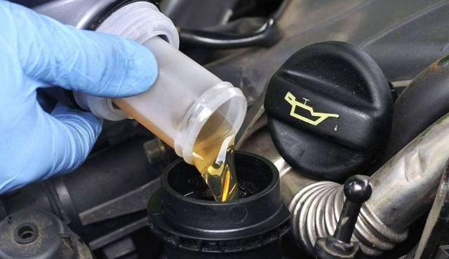 汽车做过保养为啥油耗不降反升？修车工：猫腻就藏在这3点