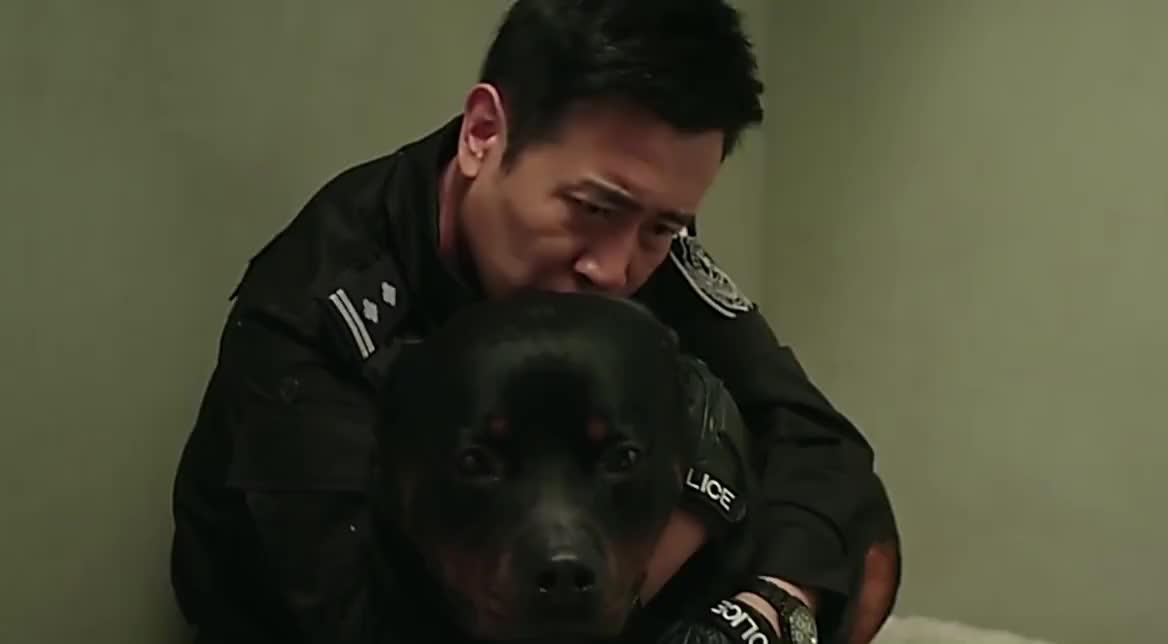 警花与警犬温泰颐最硬气的一次优优都蒙了太出人意料