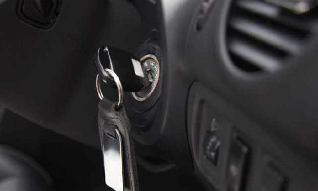 停车后直接就熄火下车？聪明人随手多做一步，能让发动机多用5年